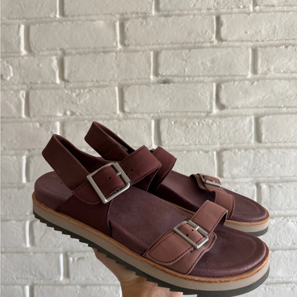 Women's Maroon Sandals
